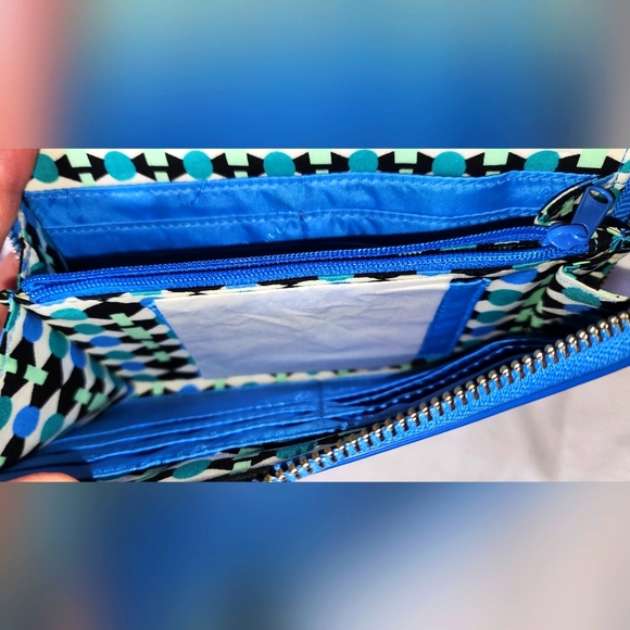 NWOT Vera Bradley Coastal Blue faux leather accordion wallet - Picture 7 of 8